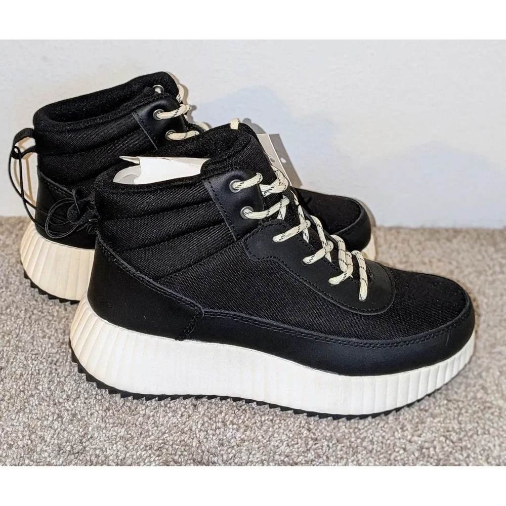 Universal Thread Black Water Repellent High Top Sneaker‎ Boots Size 9 NWT